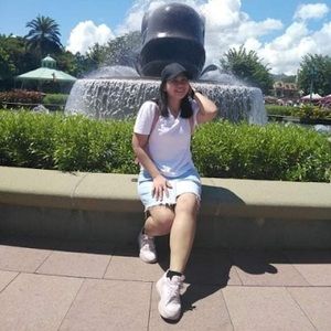 Meet your Posher, Analyn